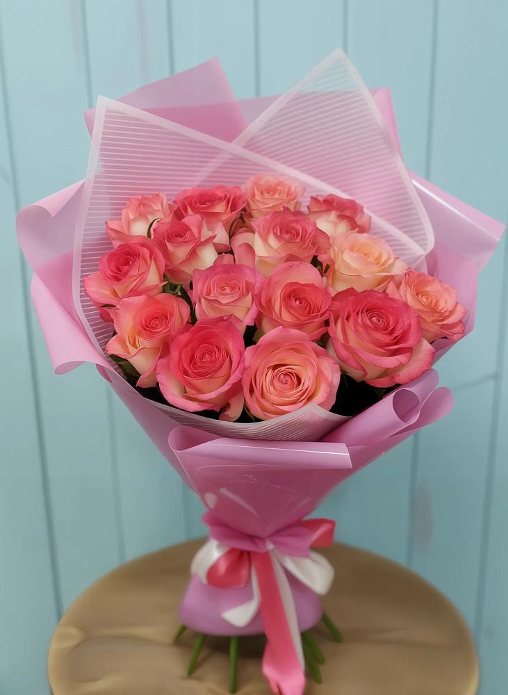 Букет 15 Розовых роз Равель в Поселке совхоз имени Ленина