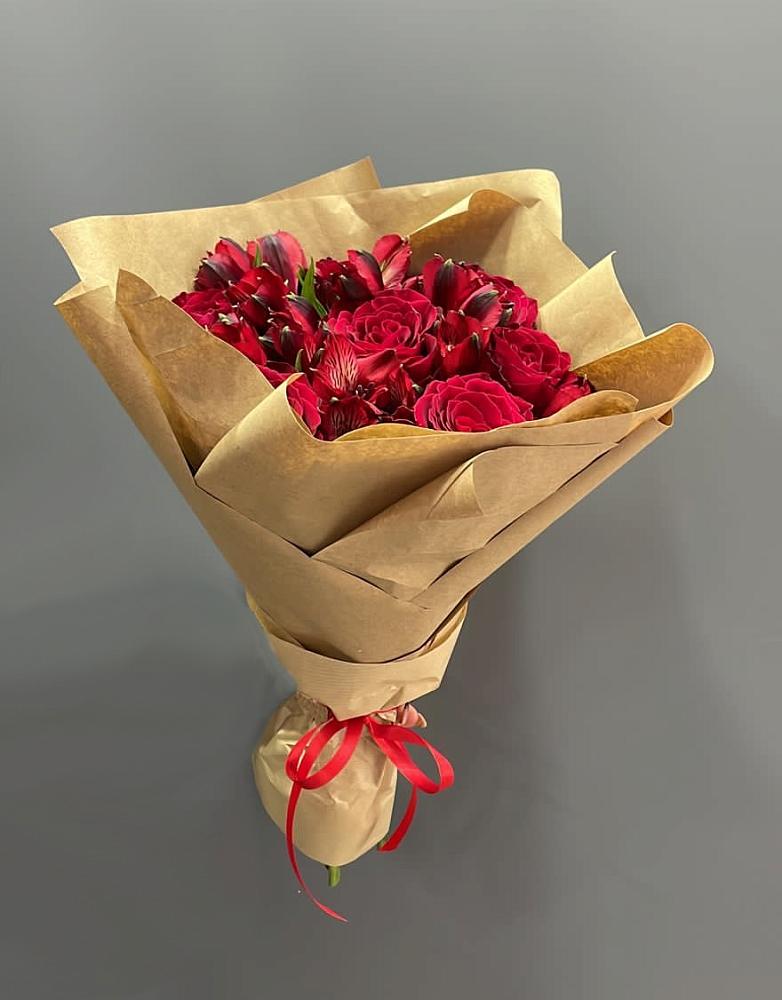 Букет цветов из: Альстромерии и Розы в Поселке совхоз имени Ленина