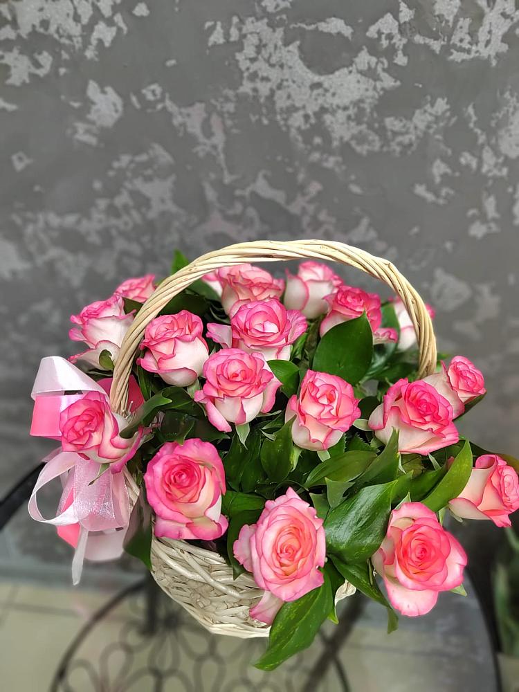Цветочная композиция из Розы в корзине в Поселке совхоз имени Ленина