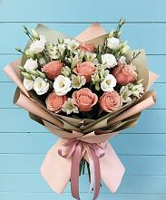 Букет цветов из:  Розы, Альстромерии и Лизиантусы в Поселке совхоз имени Ленина