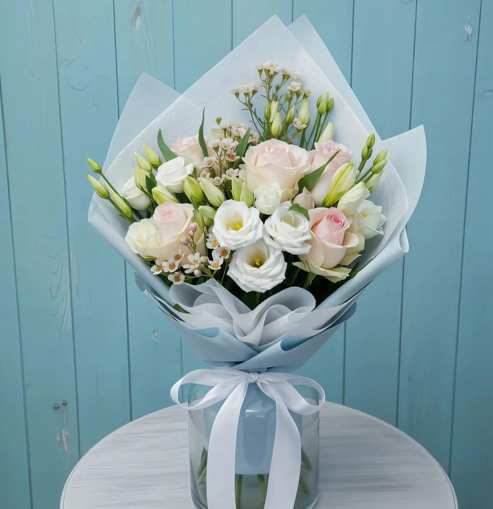 Букет цветов из: Розы и Лизиантусы в Поселке совхоз имени Ленина