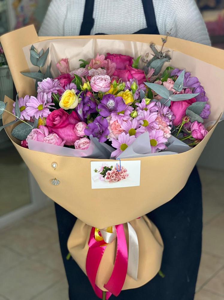 Букет цветов из: Хризантемы, Гвоздики и Альстромерии в Поселке совхоз имени Ленина