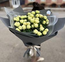 Букет Белые кустовые розы Солинеро в Поселке совхоз имени Ленина
