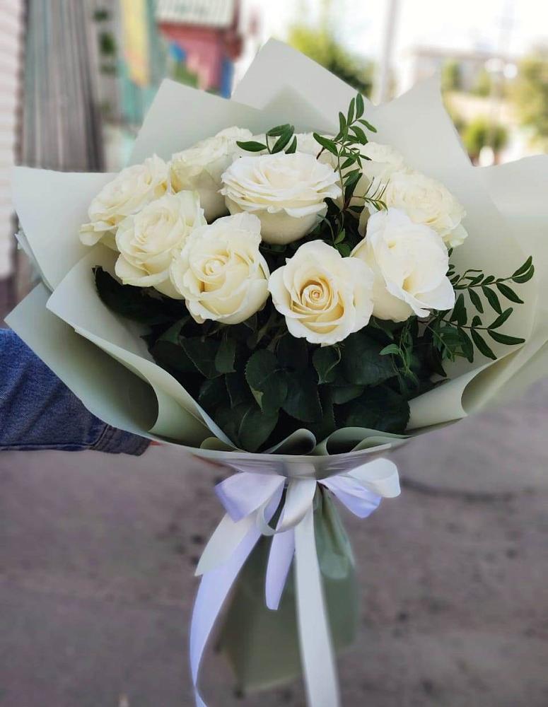 Букет Белые розы Проуд в Поселке совхоз имени Ленина