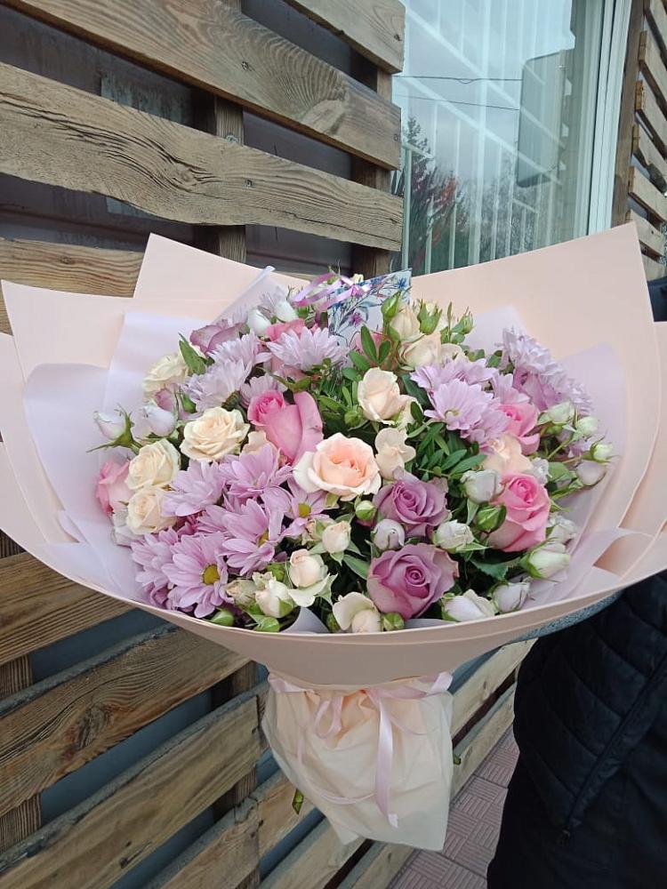 Букет цветов из: Розы и Хризантемы в Поселке совхоз имени Ленина