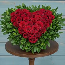 Цветочная композиция из Розы в виде сердца в Поселке совхоз имени Ленина