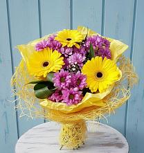 Букет цветов из:  Хризантемы и Герберы в Поселке совхоз имени Ленина
