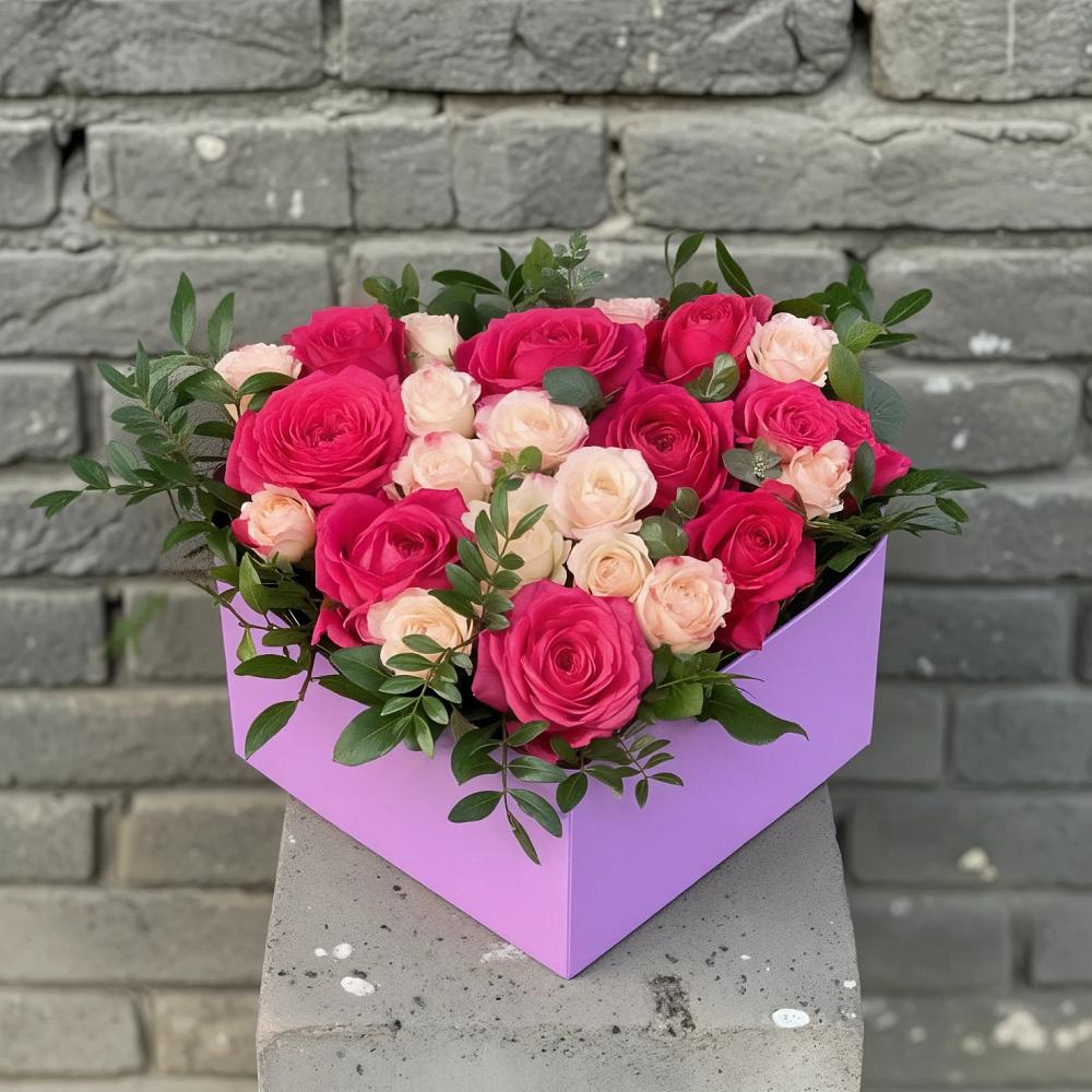 Цветочная композиция из Розы в коробке в Поселке совхоз имени Ленина