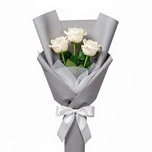Букет 3 белые розы в Поселке совхоз имени Ленина