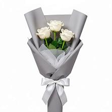 Букет 3 белые розы в Поселке совхоз имени Ленина