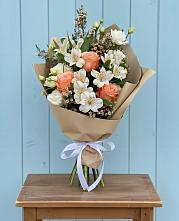 Букет цветов из:  Альстромерии, Лизиантусы, Розы и Хризантемы в Поселке совхоз имени Ленина