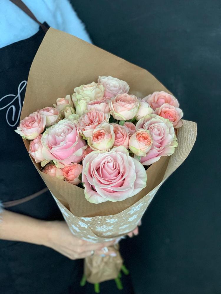 Букет цветов из: Хризантемы и Розы в Поселке совхоз имени Ленина