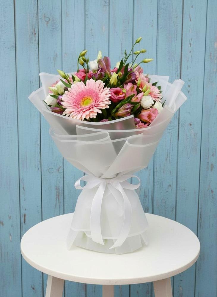 Букет цветов из: Герберы, Альстромерии и Лизиантусы в Поселке совхоз имени Ленина