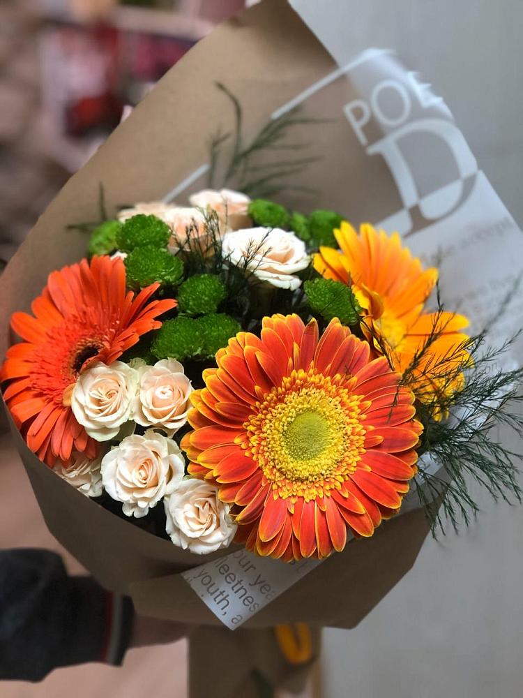 Букет цветов из: Герберы, Хризантемы и Розы в Поселке совхоз имени Ленина