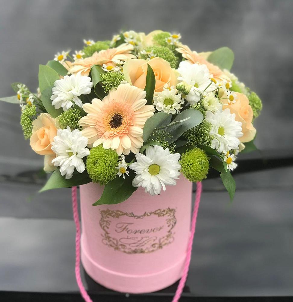 Цветочная композиция из Розы, Герберы и Хризантемы в шляпной коробке в Поселке совхоз имени Ленина