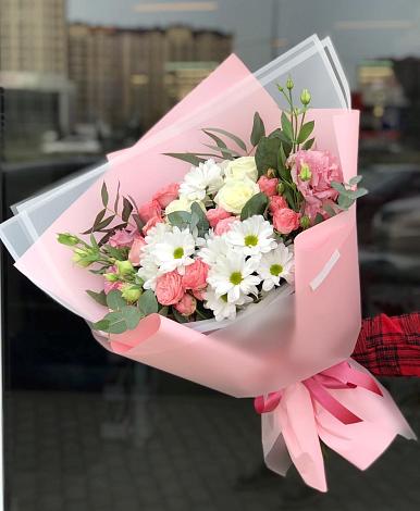 Букет цветов из: Розы, Лизиантусы и Хризантемы в Поселке совхоз имени Ленина