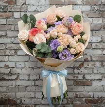 Букет цветов из:  Розы, Лизиантусы и Гвоздики в Поселке совхоз имени Ленина